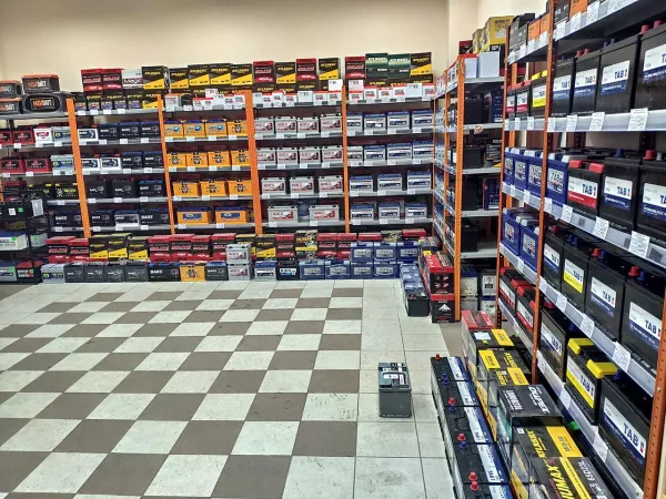 Магазин аккумуляторов в Череповце по адресу улица Раахе дом 48